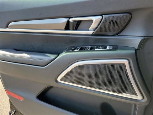 Used 2025 Kia Telluride S image 21