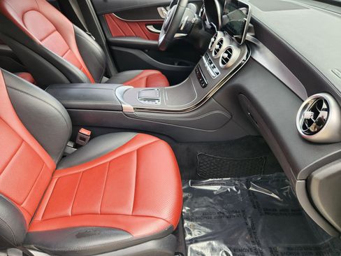 Used 2020 Mercedes-Benz GLC 300 4MATIC Coupe image 3