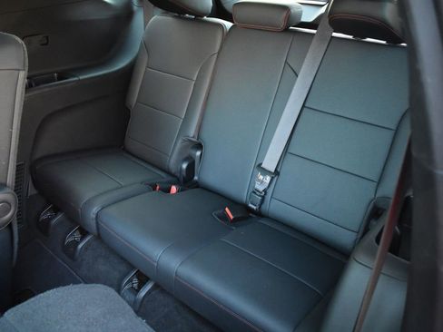 Used 2024 Chevrolet Traverse RS image 27