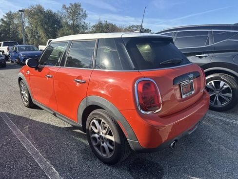 Used 2021 MINI Cooper 4-Door Hardtop image 3