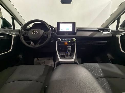 Used 2025 Toyota RAV4 XLE AWD/4WD image 14