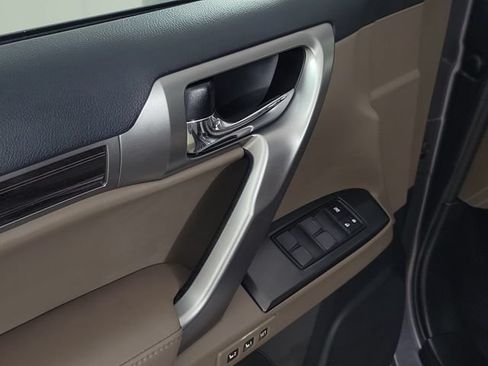 Used 2023 Lexus GX 460 Premium w/ Accessory Package AWD/4WD image 20