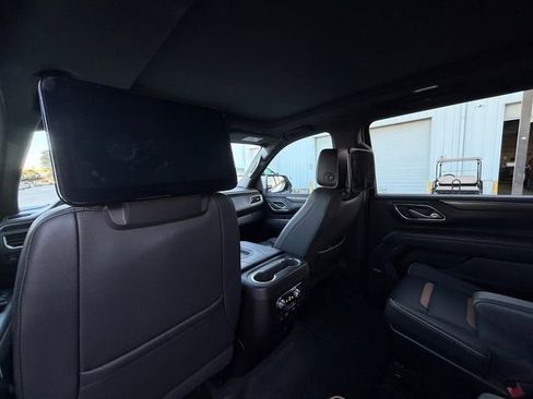 Certified 2023 GMC Yukon XL AT4 w/ AT4 Premium Package image 5