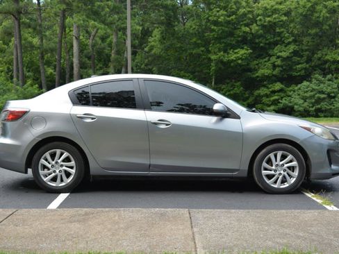 Used 2012 MAZDA MAZDA3 i Grand Touring w/ Tech Pkg FWD image 4