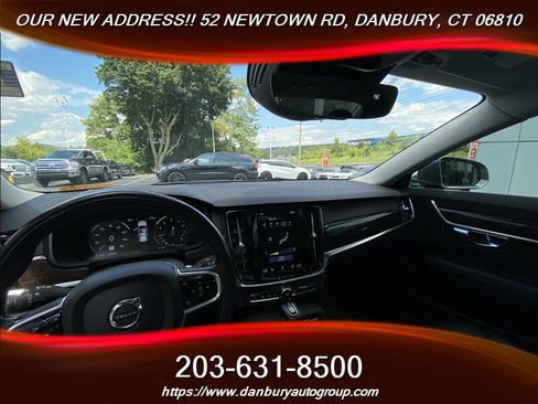 Used 2017 Volvo S90 T6 Momentum w/ Vision Package AWD/4WD image 11