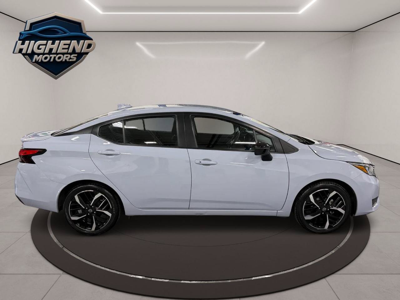 Used 2024 Nissan Versa SR FWD image 7