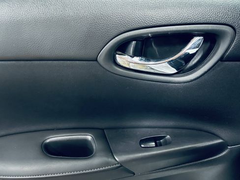 Used 2019 Nissan Sentra S FWD image 38