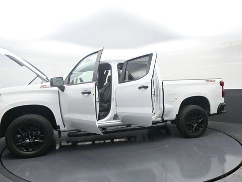 Used 2025 Chevrolet Silverado 1500 LT Trail Boss w/ Convenience Package II AWD/4WD image 41