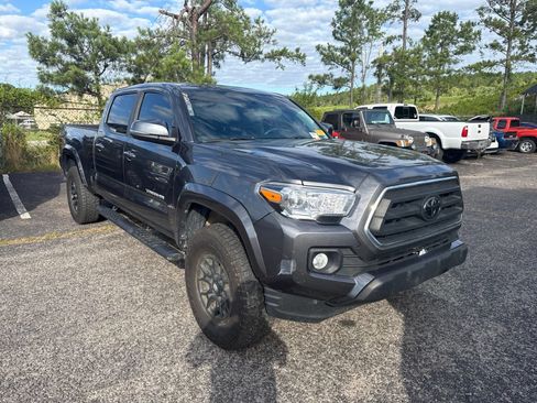 Used 2022 Toyota Tacoma SR5 w/ Technology Package RWD image 1