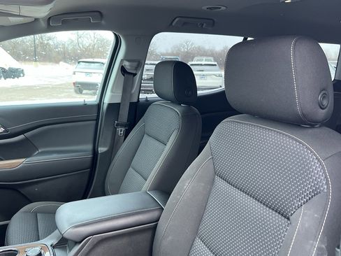 Used 2023 GMC Acadia SLE w/ Driver Convenience Package image 10