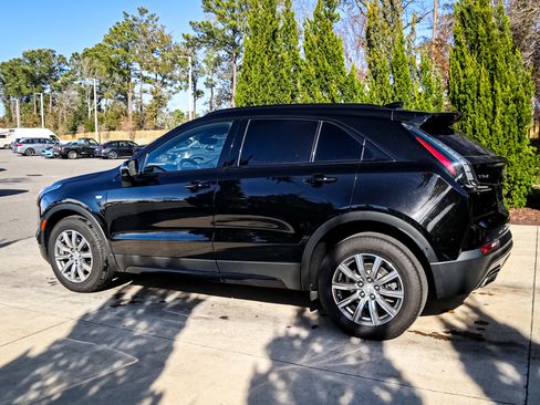 Used 2022 Cadillac XT4 Sport w/ Comfort Package image 7