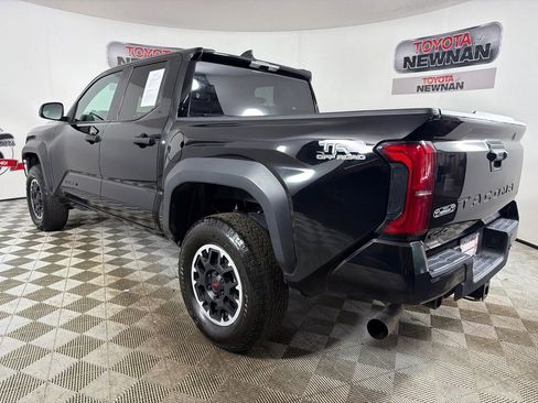 Used 2024 Toyota Tacoma TRD Off-Road image 5