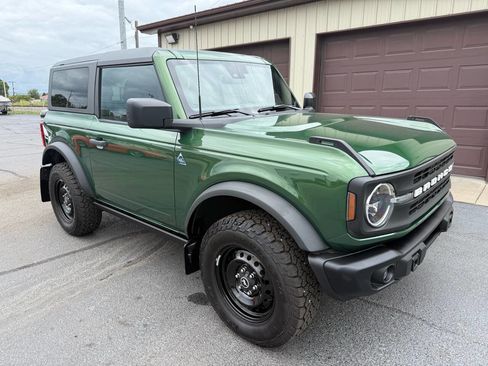 Used 2023 Ford Bronco Black Diamond image 4