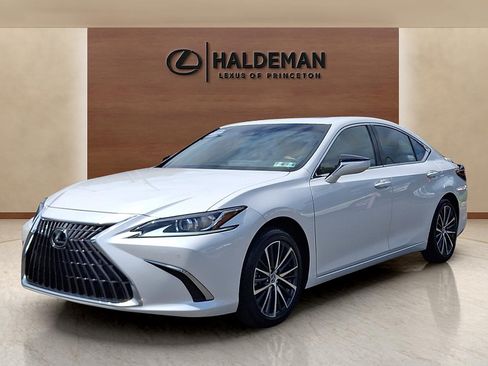 Used 2024 Lexus ES 350 w/ Premium Package FWD image 3