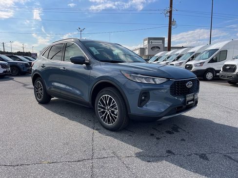 New 2026 Ford Escape SE image 4