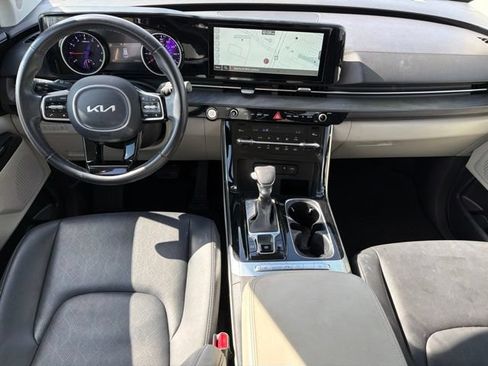 Used 2024 Kia Carnival EX FWD image 24