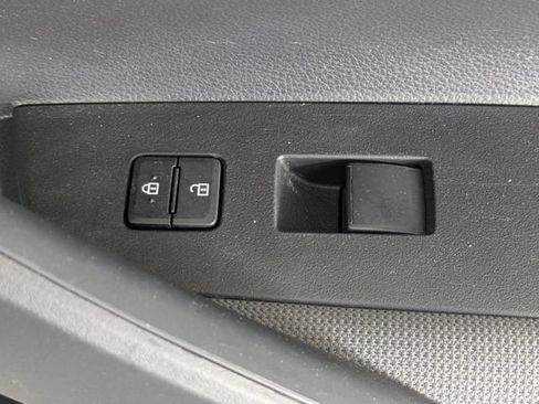 Used 2022 Toyota Corolla LE FWD image 31