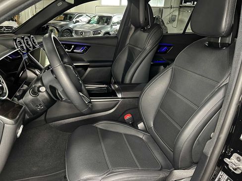 Used 2025 Mercedes-Benz GLC 300 4MATIC image 25