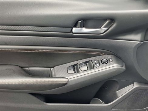 Used 2022 Nissan Altima 2.5 SR image 16