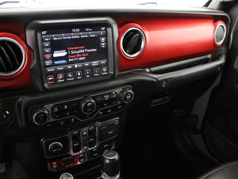 Used 2021 Jeep Gladiator Rubicon AWD/4WD image 15