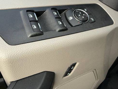 Used 2022 Ford F250 XL w/ Power Equipment Group AWD/4WD image 12