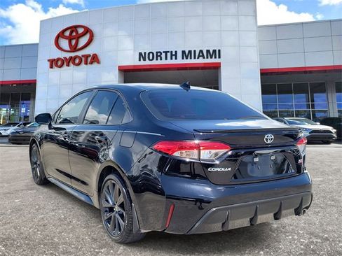 Used 2025 Toyota Corolla SE image 3