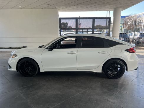 Used 2023 Honda Civic Sport image 3