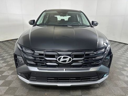 Certified 2025 Hyundai Tucson SE image 8