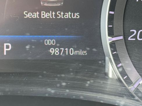 Used 2022 Toyota Highlander XLE AWD/4WD image 23