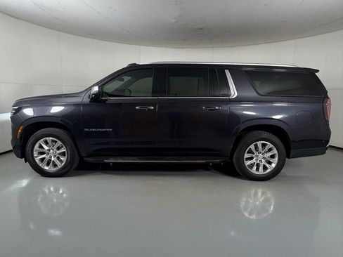 Used 2025 Chevrolet Suburban Premier image 6