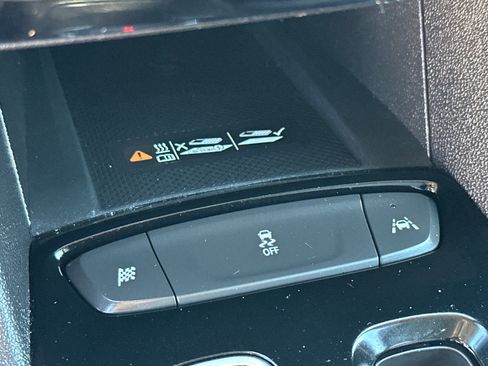 Used 2022 Chevrolet Bolt EUV Premier image 32