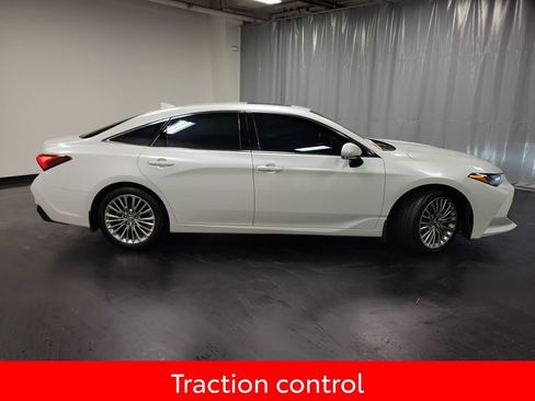 Used 2019 Toyota Avalon Limited w/ Advanced Safety Package FWD image 9