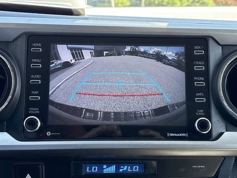 Used 2022 Toyota Tacoma SR5 RWD image 17