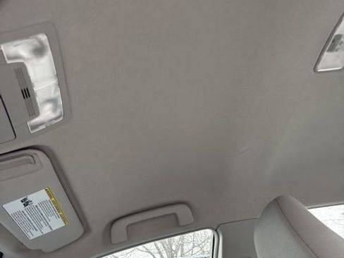 Used 2012 Toyota Camry LE image 7