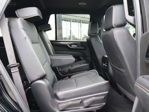 Used 2025 GMC Yukon Elevation AWD/4WD image 26