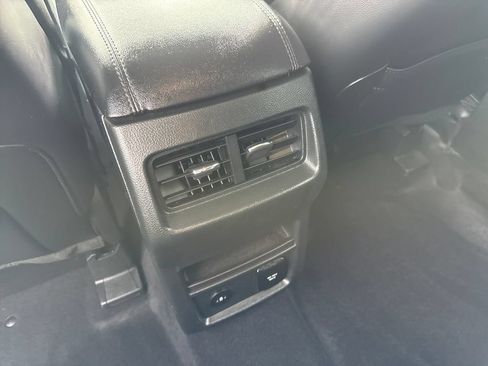 Used 2024 Ford Edge SEL w/ Convenience Package AWD/4WD image 17
