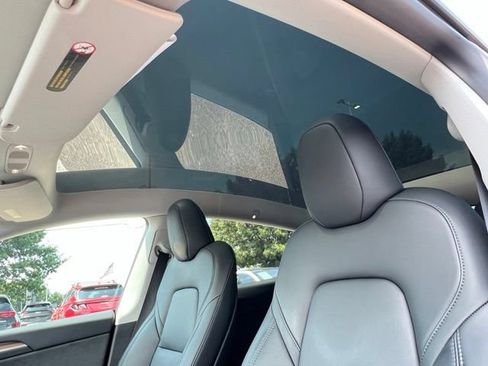 Used 2023 Tesla Model Y Long Range AWD/4WD image 15
