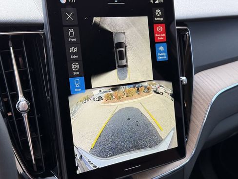 New 2026 Volvo XC60 B5 Plus w/ Protection Package Premier image 19