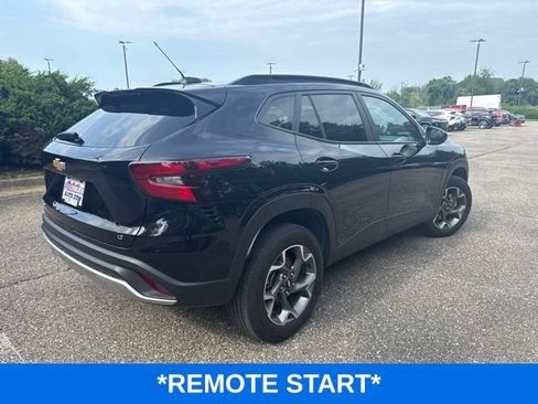 Used 2024 Chevrolet Trax LT FWD image 4