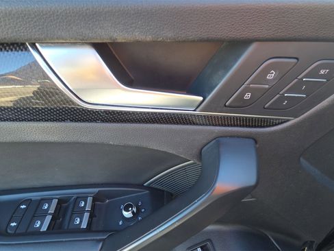 Used 2019 Audi SQ5 Prestige w/ Prestige Package image 33