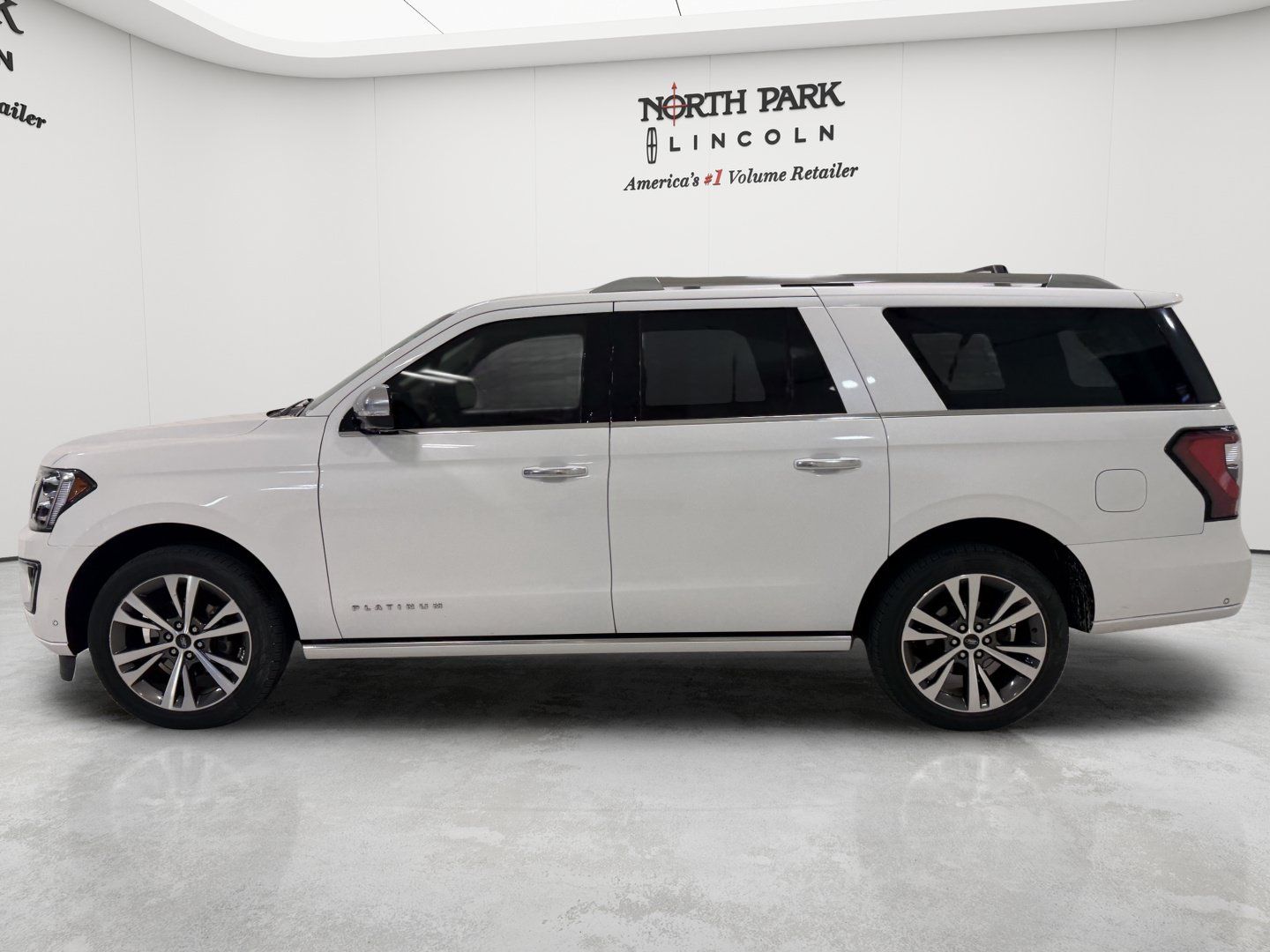 Used 2020 Ford Expedition Max Platinum RWD image 2