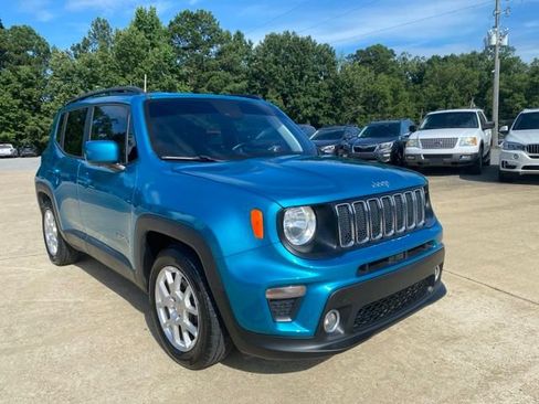 Used 2021 Jeep Renegade Latitude w/ Convenience Group FWD image 3