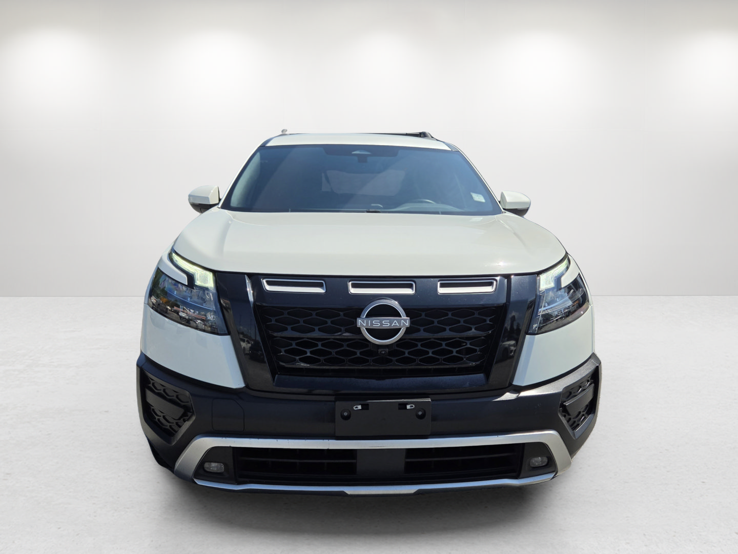 Used 2023 Nissan Pathfinder Rock Creek AWD/4WD image 2