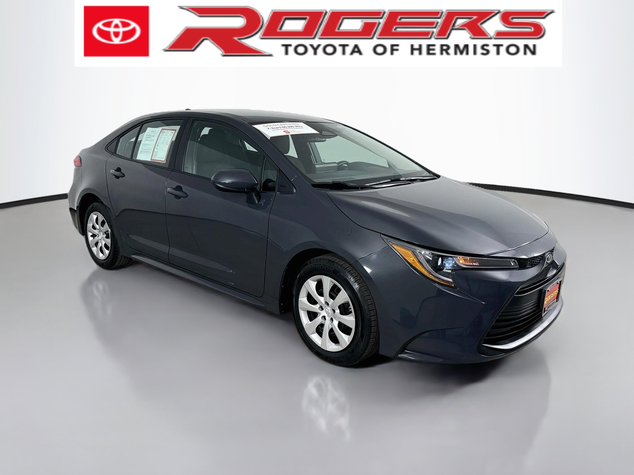 Certified 2025 Toyota Corolla LE FWD image 1