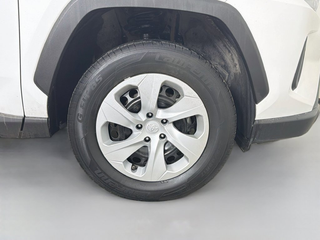 Used 2024 Toyota RAV4 LE FWD image 27