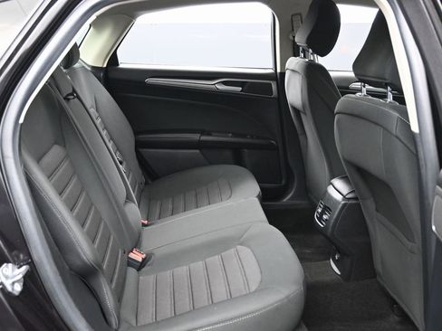 Used 2020 Ford Fusion SE image 33