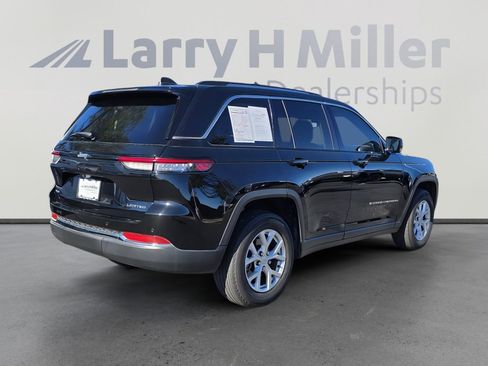 Used 2023 Jeep Grand Cherokee Limited w/ Trailer Tow Prep Group (B) image 5