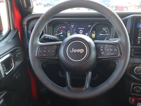 Used 2025 Jeep Wrangler Unlimited Rubicon 4xe w/ Safety Group AWD/4WD image 14