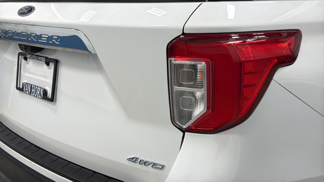 Used 2023 Ford Explorer XLT w/ Equipment Group 202A AWD/4WD image 38