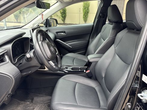 Used 2023 Toyota Corolla Cross XLE w/ Convenience Package AWD/4WD image 25